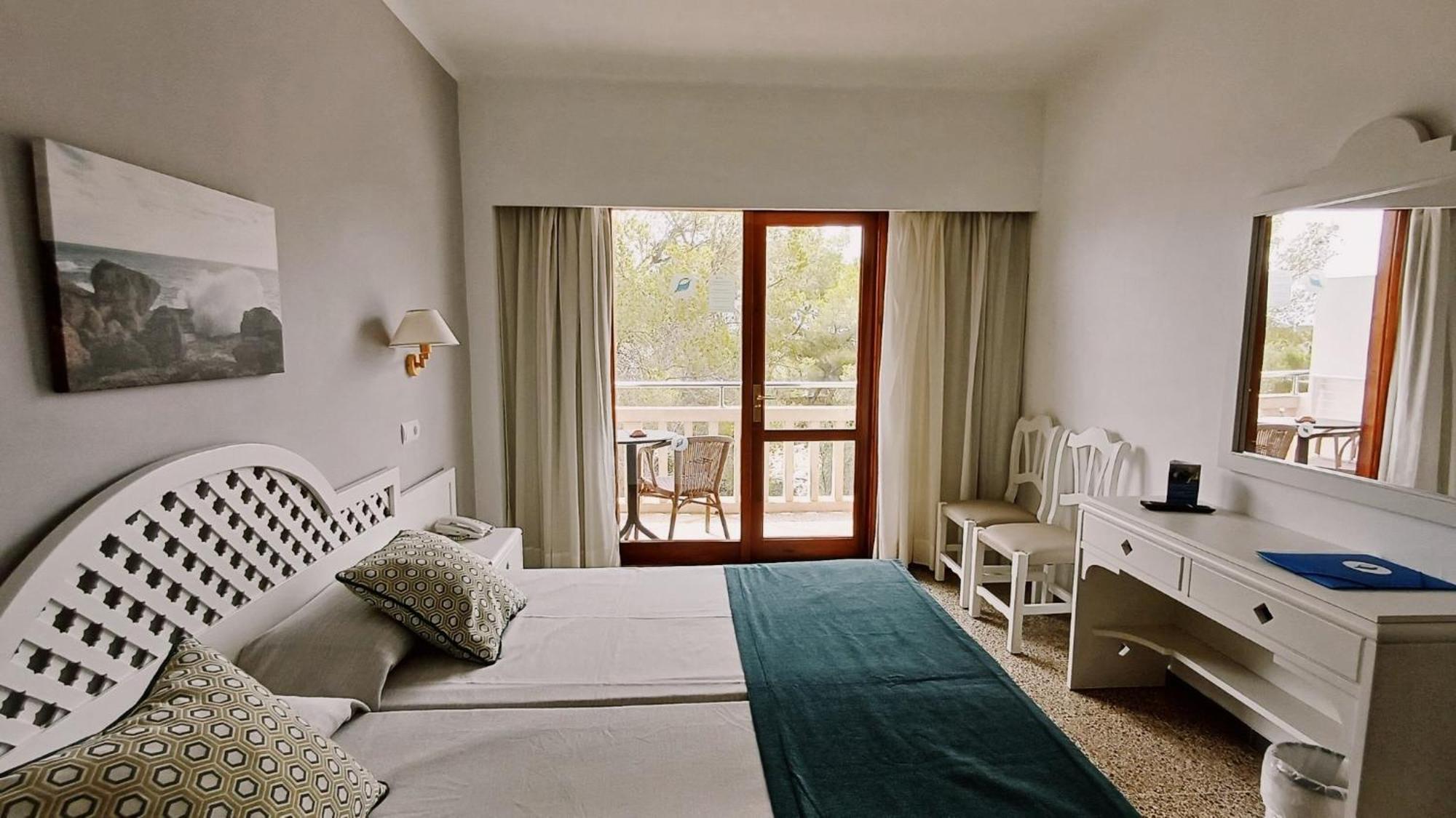 Hotel Pinos Playa Santanyi Exterior photo
