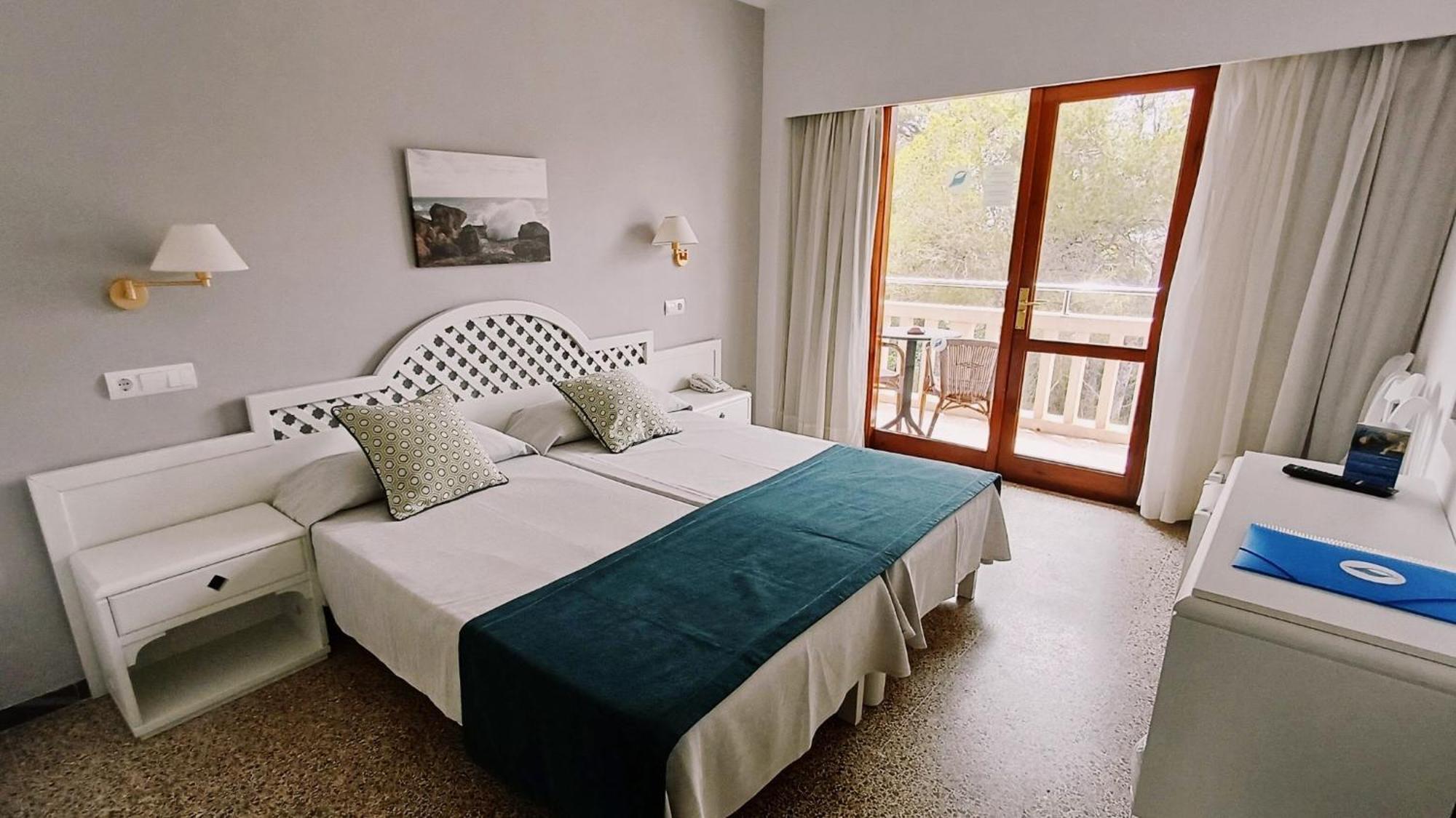 Hotel Pinos Playa Santanyi Exterior photo